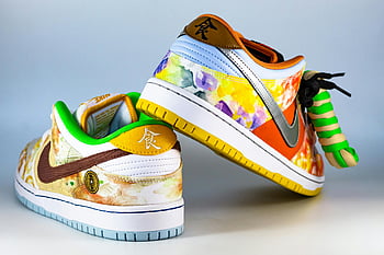 Nike SB Dunk Low, livlige joggesko, Artistic Color Splash, nike sko, nærbilde, fargerik design, Sneaker Design, nike sneakers, Kunstneriske joggesko, Sneaker Art, nike sb