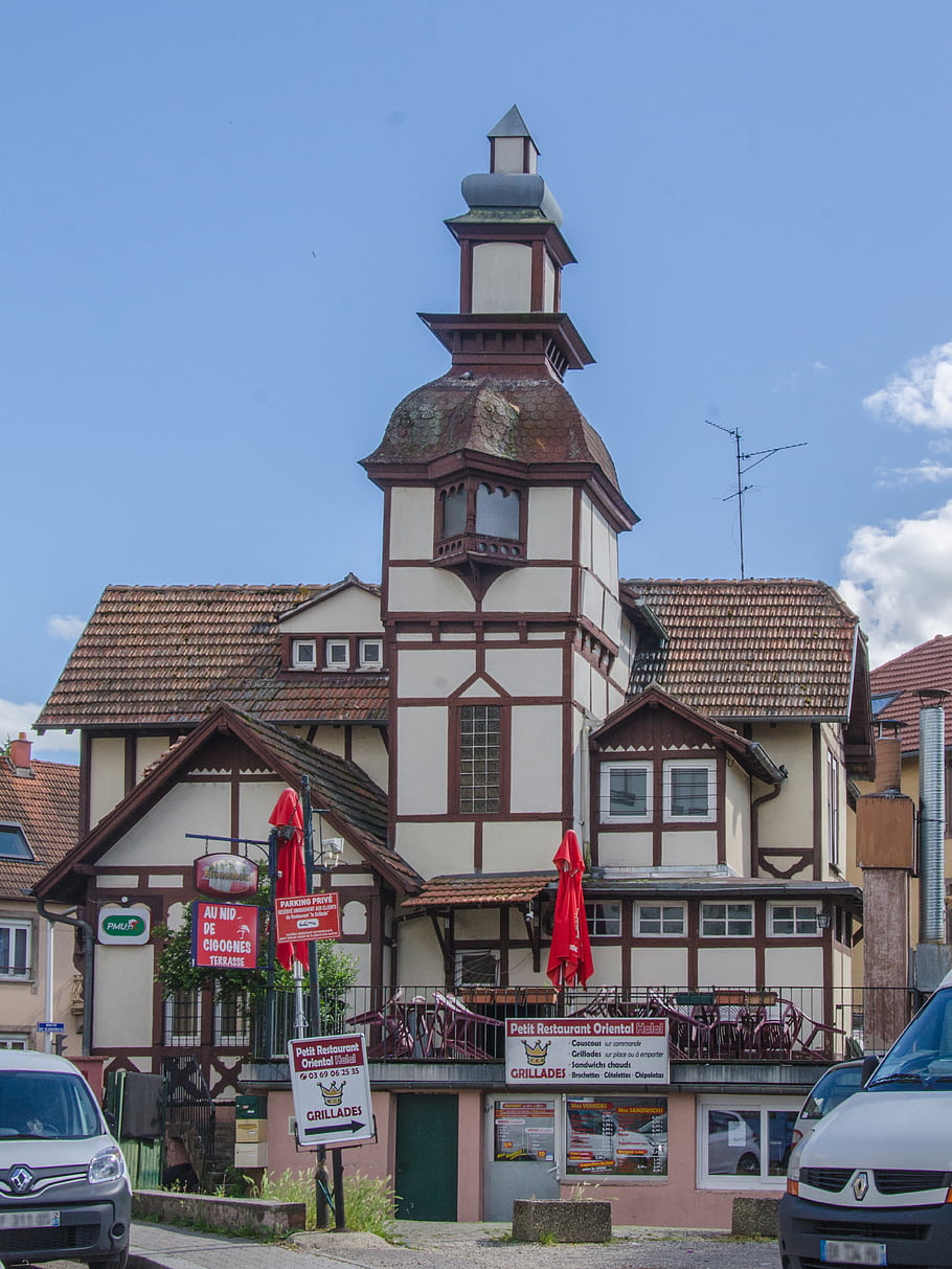 ve Štrasburku, hrázděné domy, storchennest, Evropa, Francie, xix století, Hotel Restaurant, věž, vila, Bas-Rhin, Alsasko