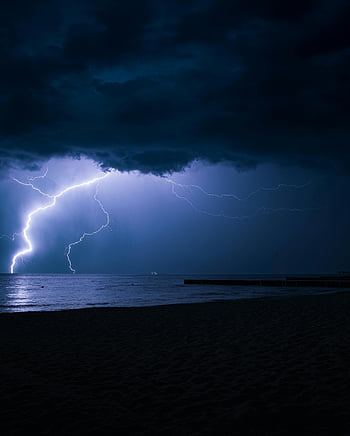 úder blesku, noční scénu, oceán, bouřlivé nebe, podmanivý, pláž, bouřka, přírodního jevu, temné mraky, noční fotografie, Blesk