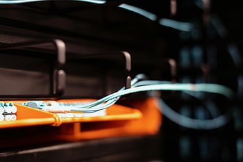 síťové kabely, datové centrum, Moderní elektronické, připojené dráty, detail, rozmazaný obraz, serverovna, správy kabelů, Infrastruktura, technologie, serveru