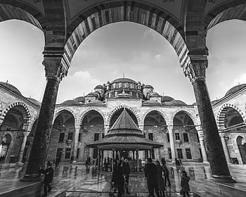fotografie ve stupních šedi, kopule budovy, Černý a bílý, Historická mešita, oblouky, kopule, majestátnost, architektura, černobílé fotografie, interiér mešity, historické architektury