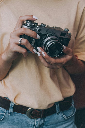 bez tváře, vinobraní fotoaparát, fotit, Mladá žena, ležérní oblečení, fotografování v interiéru, vinobraní fotografie, fotoaparát, Ležérní styl, Vnitřní nastavení, fotografování hobby