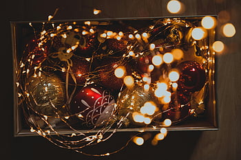 karácsonyi dekoráció, húrfények, dísz, tündér fények, színes csecsemők, izzó fények, ünnepi dekoráció, ünnepi fények, karácsonyi díszek, dekoratív fények, doboz dísztárgyak