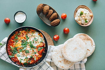 shakshuka, falafel, χούμους, pita ψωμιά, Πρωινό της Μέσης Ανατολής, τραπέζι, νόστιμο, φαγητό, γεύμα, κουζίνα, ΠΡΩΙΝΟ ΓΕΥΜΑ