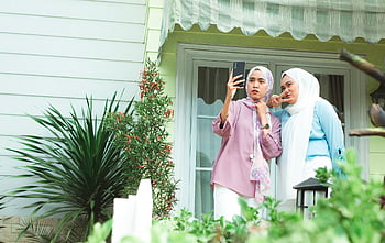 muslim, girls, selfie, friends, women, smartphone, taking Photo, happy, hanging Out, hijab, headscarf
