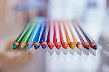 barevné tužky, Duhové tužky, umělecké pomůcky, Nástroje na kreslení, Kreativní nástroje, školní potřeby, zářivé barvy, Umělecké materiály, papírnické zboží, vzdělávací nástroje