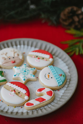biscuits de Noël, biscuits au gingembre, friandises, Biscuits festifs, biscuits à thème de Noël, Plaque décorative, célébrations de vacances, le jour de Noël, Biscuits colorés, biscuits de santa, Cookies de renne