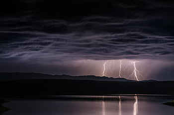 temporale, fulmine, lago, acqua, riflesso d'acqua, silhouette, buio, notte, sera, lampeggia, tempesta