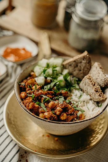 Mangkuk Chili Vegan, Mangkuk nasi buncis, Mentimun segar, Vegan Sehat, Makan malam yang bergizi, Herbal Hiasi, makanan vegan, Hidangan nabati, Cabai buncis, mangkuk nasi, resep vegan