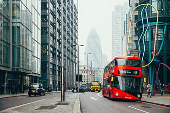 London, Doppeldecker-Bus, roter Bus, Stadtarchitektur, Straßenszene, städtische Gebäude, Stadtbild, legendärer Bus, moderne Gebäude, Stadt leben, öffentlicher Verkehr