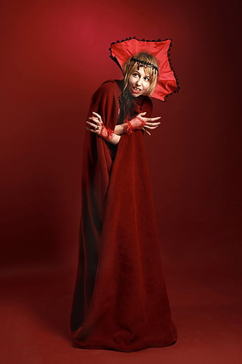 βρυκόλακας, γυναίκα, cosplay, dracula, μανδύας, ενδυμασία, Απόκριες, σφύριγμα, νευρικότητα, κυνόδοντες, γοτθικός