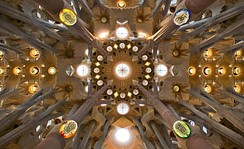 sagrada familia, barcelona, spanien, intrikat tak, gotisk arkitektur, inredningsdesign, religiös arkitektur, antoni gaudi, känt landmärke, katedralen taket, glasmålningar