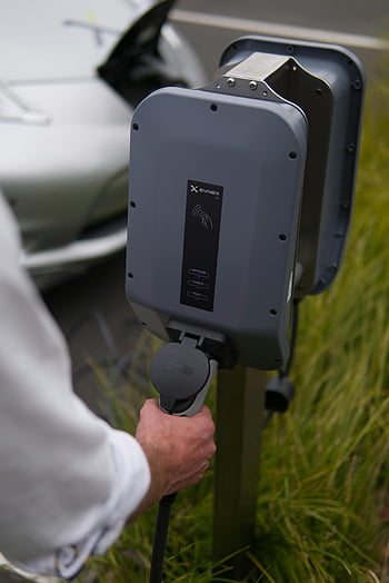 EV nabíječka, elektrické vozidlo, nabíjecí stanice, Christchurch, Nový Zéland, detailní pohled, Připojení ruky, Evnex, šetrné k životnímu prostředí, udržitelného, přeprava