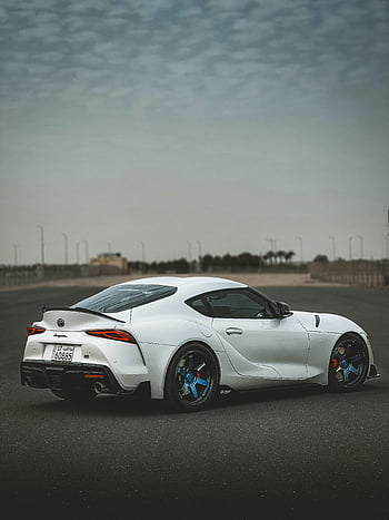 bílé sportovní auto, toyota supra, Elegantní kupé, otevřená cesta, zatažená obloha, Bílá Toyota, sportovní auto, Supra kupé, Otevřené silniční auto, zatažený den, bílé auto