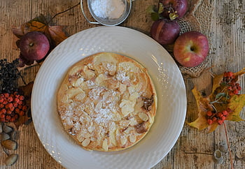 pancake, apple Pancakes, apples, plate, almonds, dining Table, compostition, sugar, delicious, breakfast, meal
