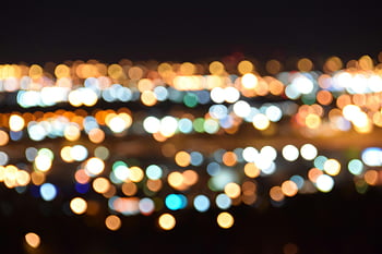 Bokeh Lichter, digitale Tapete, verschwommene Stadtlichter, buntes Bokeh, Nachtsicht, weißes Bokeh, gelbes Bokeh, faszinierende Ansicht, Cityscape Bokeh, Nachtlichter der Stadt, Bokeh-Effekt