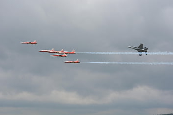 letectvo, akrobatický tým, McDonnell Douglas F A-18 Hornet, dubendorf, švýcarsko, letecká akrobacie, letecké show, letadlo, letectví