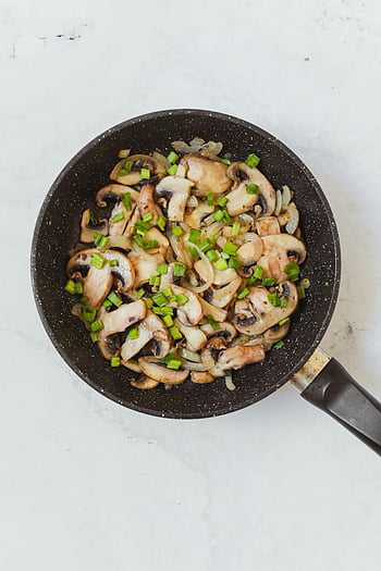 Smažené houby, cibule pórek, dušené houby, zelené cibule, nepřilnavá pánev, Inspirace na vaření, Čerstvé houby, Vegetariánský recept, zdravé vaření, kuchyňský recept