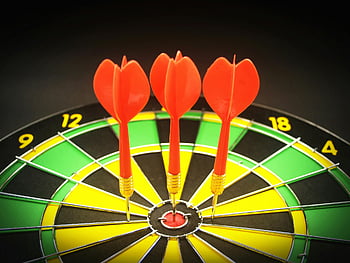 Red Dart, Stift, schwarzes grünes gelbes Dartbrett, Ziel, Richtigkeit, Spiel, Sport, Wettbewerb, Bullauge, Präzision, Unterhaltung