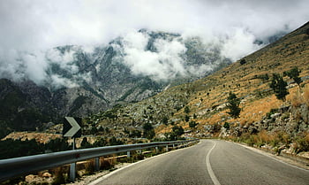 betonové silnici, útes, kopec, během dne, mlžné hory, vlorë county, Albánie, cestovní snímky, křivolaké silnici, horské silnici, dopravní značka