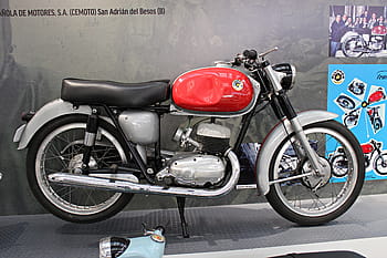 Bultaco Tralla, 1959 moto, Moto espagnole, vélo vintage, Moteur 124cc, Design des années 1950, moto classique, Marque cemoto, San Adrián del Besós, Début de la course, 100cv par litre
