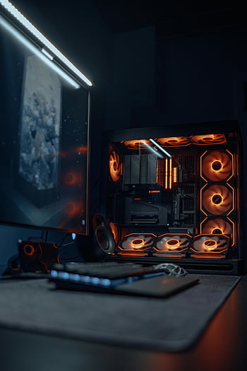 게임 컴퓨터, RGB 조명, 현대적인 설정, 고해상도 모니터, 세련된 PC, 생생한 조명, 게임용 PC, 컴퓨터 설정, 게임 데스크, 기술 설정, 컴퓨터 하드웨어