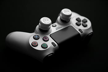 Bílý herní ovladač, vysoce kvalitní obrázek, Obsah související s hrami, tlačítka, joystick, herní příslušenství, řadič videoher, Ergonomický design, interaktivní hraní, herní vybavení, Console Controller
