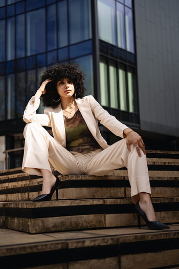módní redakční, Umělecká pozice, Současný styl, vysoce módní, Avantgardní fotografie, Minimalistická estetika, Moderní elegance, Kreativní hnutí, Surrealing Fashion, Koncepční portrét, studiové fotografie
