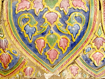 piastrelle asiatiche tradizionali, pittura di fiori multicolori, colori vibranti, modelli intricati, piastrelle ornate, foto ravvicinata, design colorato, arte asiatica, piastrelle decorative, motivo floreale