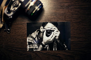 vinobraní fotoaparát, černobílé fotografie, fotografování, hnědý povrch, Foto na stole, Fotoaparát, vinobraní fotografie, pomocí fotoaparátu, Fotografie fotografa, Fotoaparát vedle fotografie