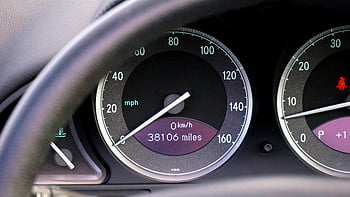 Auto Tacho, analoger Geschwindigkeitsmesser, Kilometerleistung, Lenkrad, Dashboard-Ansicht, Fahrzeug Armaturenbrett, Tacho-Nahaufnahme, analoge Anzeige, Auto Armaturenbrett, Tachonadel