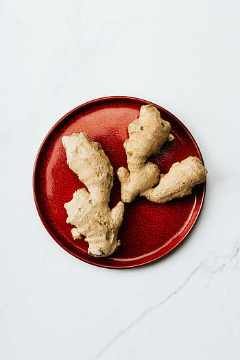 zázvor, červená deska, čerstvý zázvor, zdravé kulinářské, kořen zázvoru, zářivá červená, fotografování potravin, zdravé ingredience, Přírodní koření, přísady na vaření, Červená jídlo