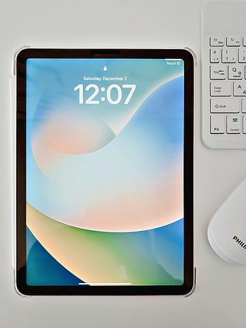 tablet, mouse, keyboard, meja tulis, berbaring datar, meja putih, layar menyala, Pengaturan yang elegan, ruang kerja, teknologi, minimalis