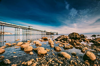 llandudno προβλήτα, Ουαλία, θαλασσογραφία, με θέα τον ωκεανό, δραματικό ουρανό, βραχώδη παραλία, παραθαλάσσια τοπία, αρχιτεκτονική αποβάθρας, παραθαλάσσιο τοπίο, φυσική ομορφιά, θέα στη θάλασσα