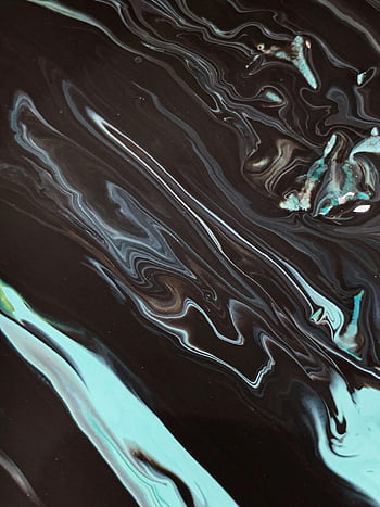 黒い抽象絵画、 流体芸術、 動的な渦巻き、 黒と青、 光沢仕上げ、 抽象芸術、 現代美術、 芸術的なデザイン、 ビジュアルアート、 抽象的なパターン
