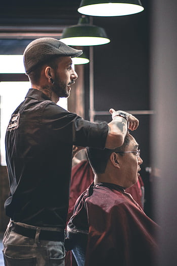 barbiere, cliente, taglio dei capelli, salone moderno, competenza acconciata, uomini che lavorano, barbiere professionista, Servizi di salone, cura dei capelli, governare, Barbershop moderno