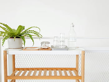 klar glasflaske, bord, Drikestativ, plante, vandflaske, Ren indendørs indstilling, moderne, stilfuld, glasvarer, indendørs indretning, minimalistisk design
