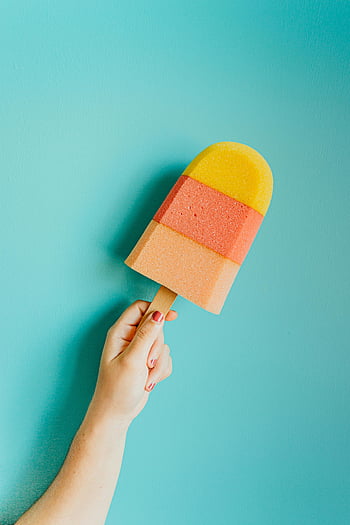 farverig is, Levende popsicle, Multicolored Popsicle, sommer forfriskning, ispind, Blå baggrund, forfriskende behandling, farverig dessert, sommer dessert, popsicle stick