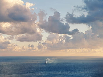 mare, traghetto, nave, Fumo, nuvole, alba, Creta, Grecia, isola, ottobre, mediterraneo