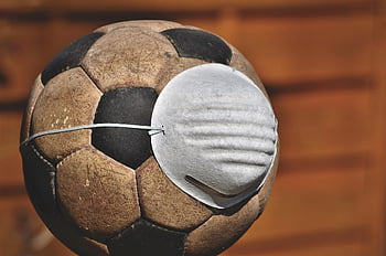 ochrana dýchacích orgánů, ochranná maska, chránič úst, koronavirus, corona, virus, Fotbal, zrušení hry, bundesliga, covid-19, pandemie