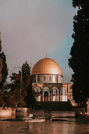 Cúpula de la Roca, Jerusalén, puesta de sol, arquitectura islámica, sitio historico, vista serena, cúpula dorada, medio este, punto de referencia religioso, edificio antiguo, pasos de piedra