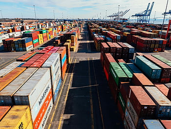 Barevné kontejnery, průmyslová oblast, Baltimore Port, kontejnerový dvůr, logistiky, komerce, Vibrující letecký výstřel, rušný přístav, přepravní kontejnery, maersk, Hamburg Sud