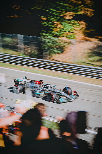 式1、 回路、 ぼやけた動き、 レーシング、 屋外トラック、 観客、 スリリングモータースポーツ、 イベント、 フォーミュラ1カー、 モータースポーツ、 トラック