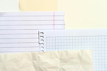 hromada papíru, zmačkané listy, linkovaný papír, mřížkový papír, různé textury papíru, zmačkané vzory, sbírka papíru, linkované prostěradla, mřížkové listy, zmačkaný papír, papírové textury