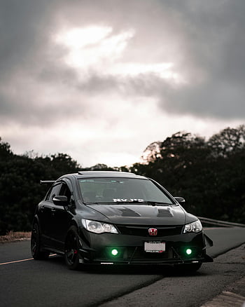 ブラックホンダシビック、 緑のヘッドライト、 スポーティなデザイン、 風光明媚な道、 スタイリッシュな車、 黒い車、 ホンダシビック、 スポーティーカー、 緑色のライト、 駐車中の車、 美しい景色