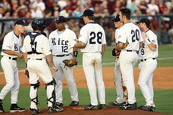 hráči baseballu, hřiště, Diskuse o strategii, infield, trenér, baseballový zápas, setkání týmu, sportovní, rýžové univerzity, uniformy, rukavice