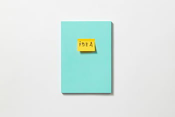 Gul klissete lapp, krusebok, idé, kreativitet, inspirasjon, post-it lapp, blå brett, ordidé, gul post-it-lapp, teal cover