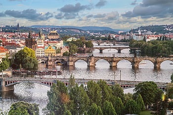 Praha, Karlův most, vltava, městské krajiny, letecký pohled, betonový most, budov, Obklopen stromy, panoráma města, Česká republika, Evropské město