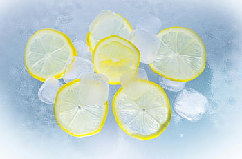 plátky citronu, ledové kostky, chladný povrch, občerstvení, ledová voda, čerstvý citron, chladný nápoj, citrusové ovoce, Osvěžující nápoj, letní nápoj
