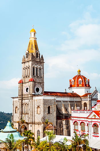 คริสตจักรกอธิค, Cuetzalan, Puebla, เม็กซิโก, หอคอยโบสถ์สไตล์โกธิค, ท้องฟ้าสีคราม, สถาปัตยกรรมคริสตจักร, คริสตจักรเม็กซิกัน, อาคารประวัติศาสตร์, โครงสร้างทางศาสนา, หลังคาโดม